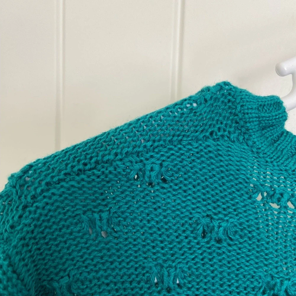 NWOT Studio Works women’s teal dotted‎ knit v-neck sweater large